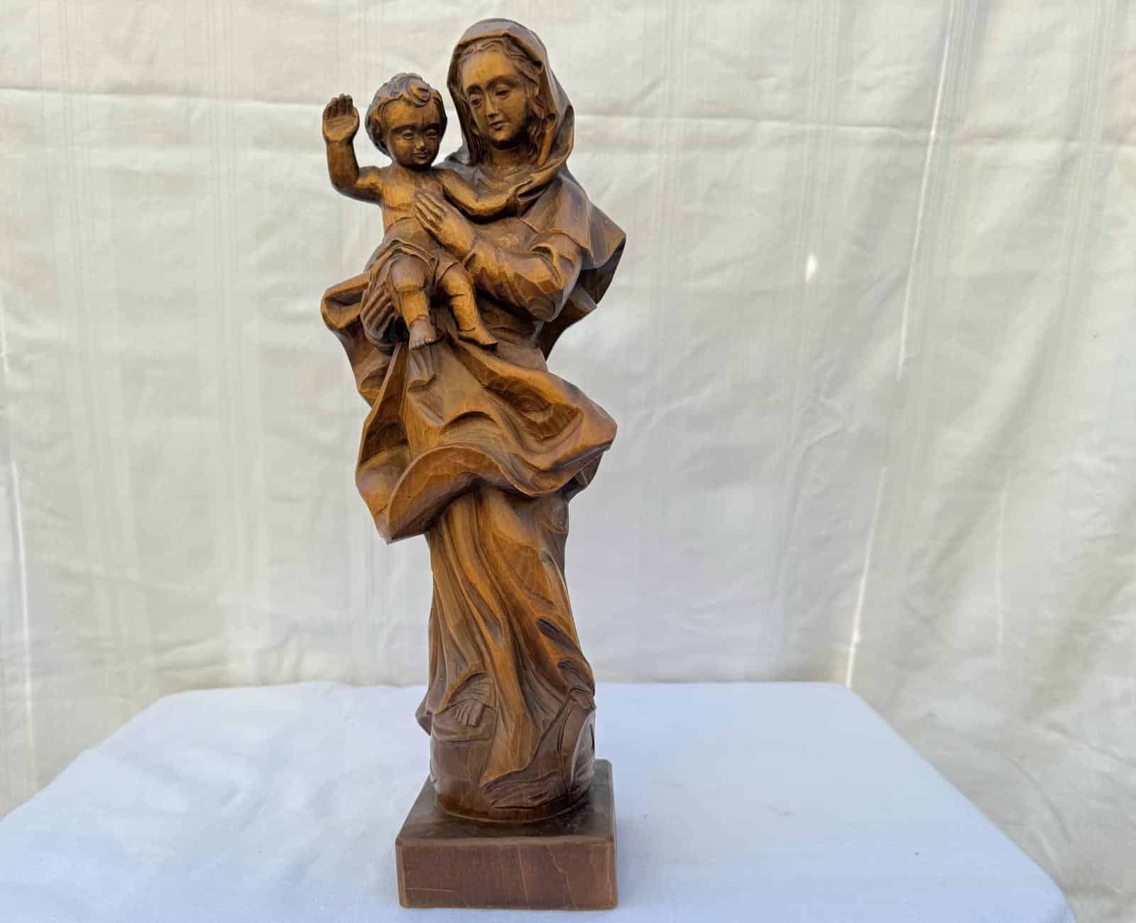 Dřevěná velká socha Madona Panna Marie s jezulátkem výška 41cm