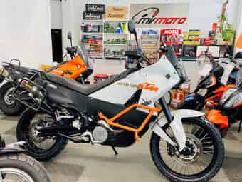 KTM 990 ADVENTURE WHITE ABS = AKRAPOVIČ