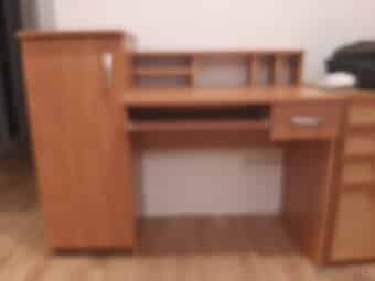 Psaci stul s uloznym prostorem