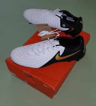 Kopačky Nike Phantom GX EU 42,5 ... nové