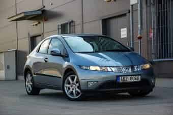 Honda Civic 8g 1.8 benzín