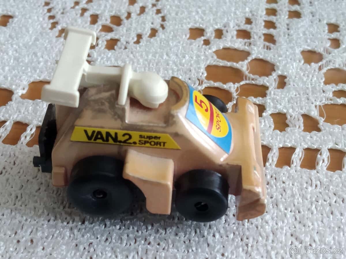 Plastová autíčka 2