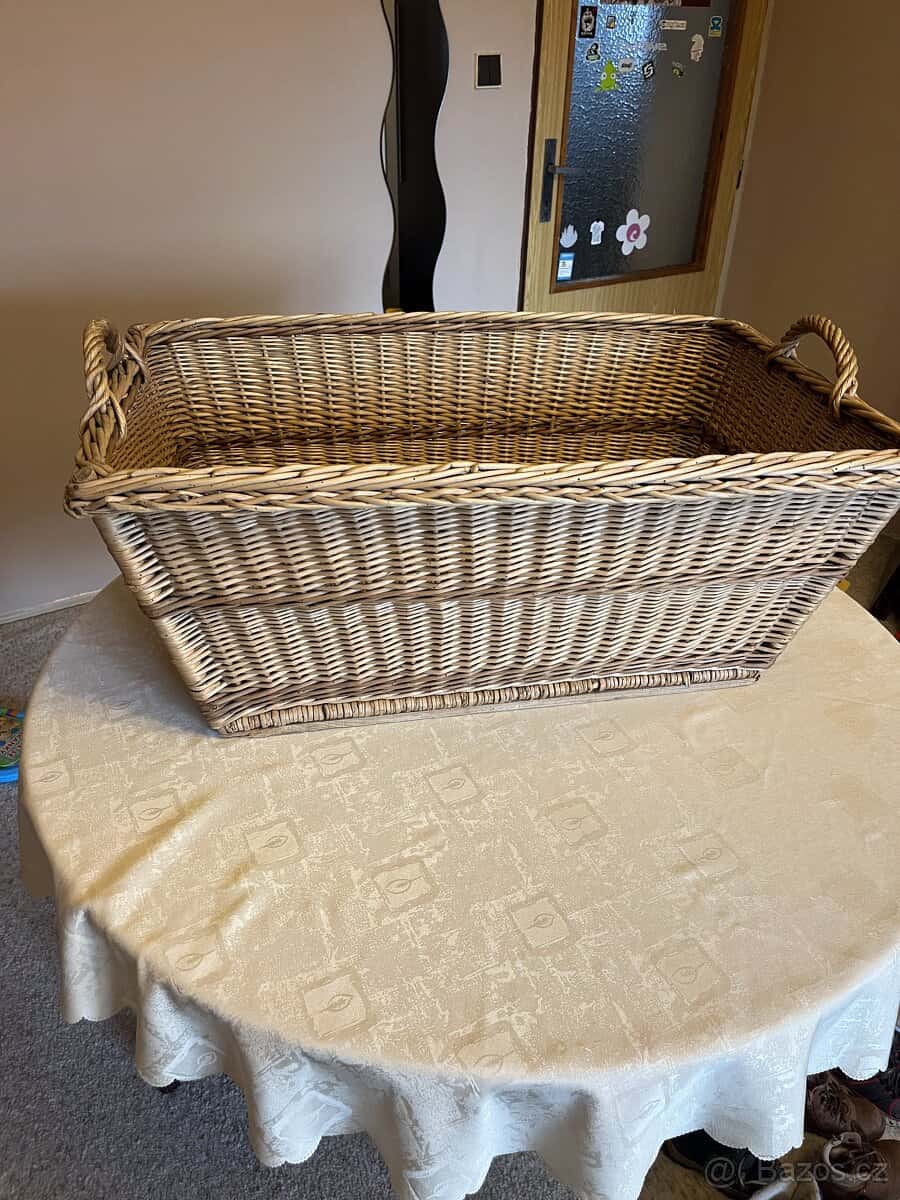 proutěný koš 1