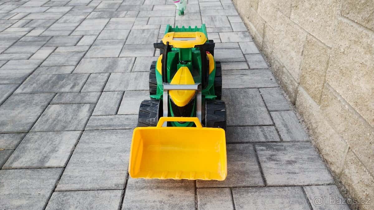 Dětský traktor s přívěsem 3