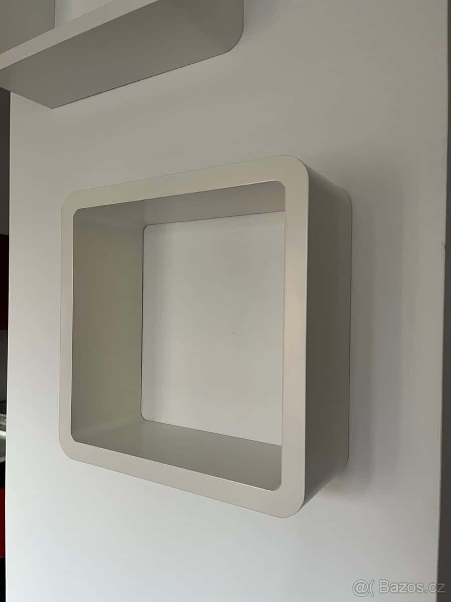 Sada 4 čtvercových polic 10