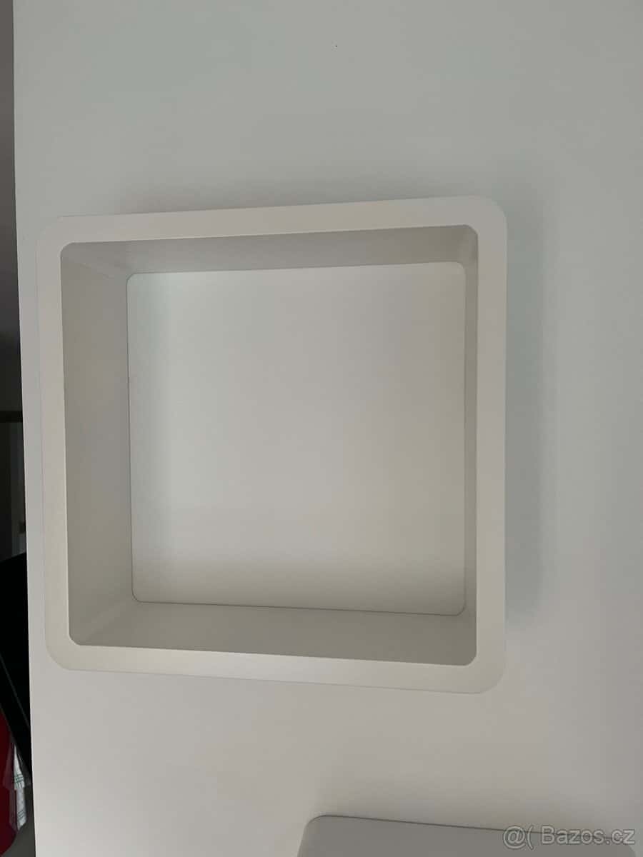 Sada 4 čtvercových polic 11