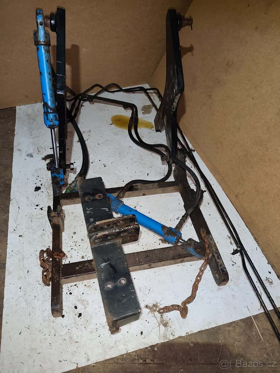 Přední hydraulika 13