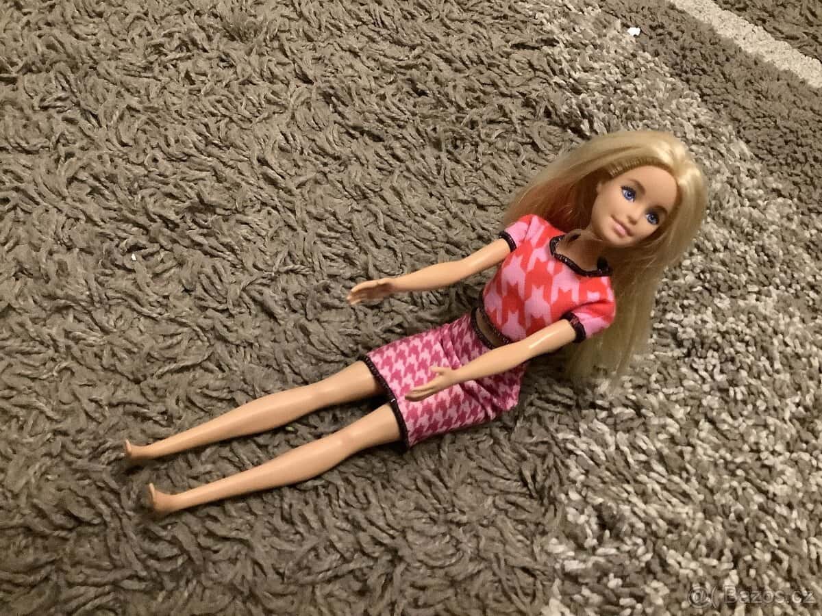 Panenka Barbie 3