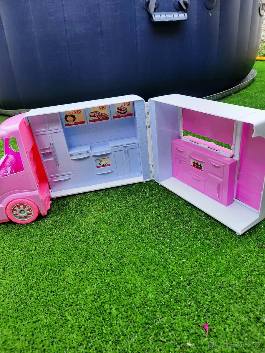 Karavan Dining Truck 3