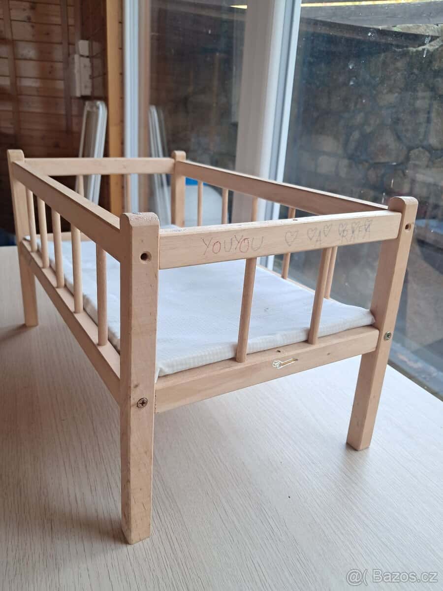 Dřevěná postýlka 3