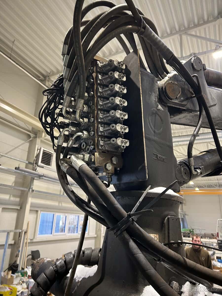 HYDRAULICKÁ RUKA 9