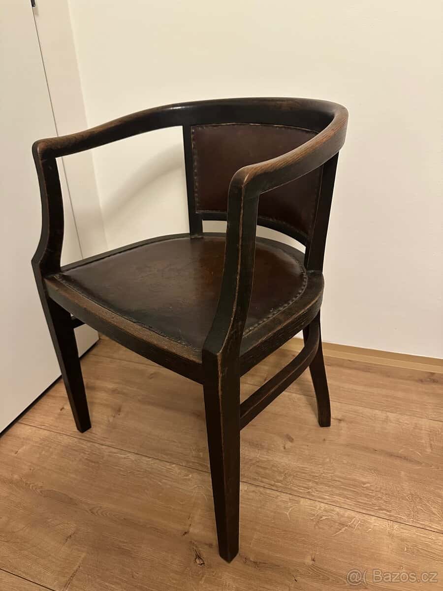Starožitné křeslo 2