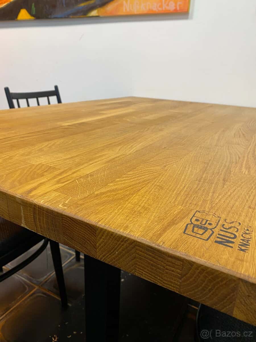 Dubový stůl 16