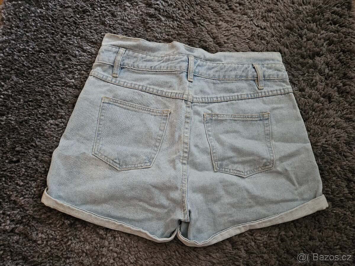 Dámské šortky 3