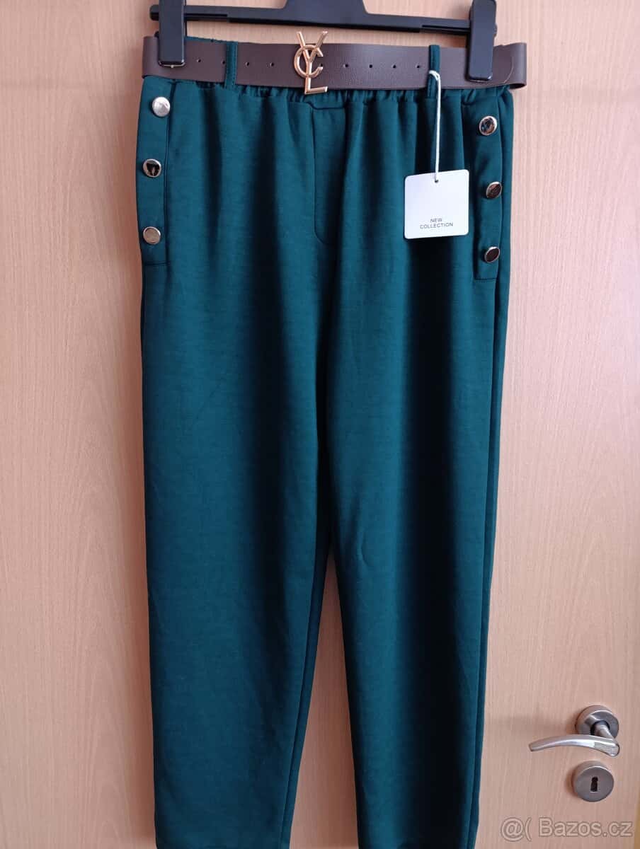 Tmavě zelené kalhoty 1