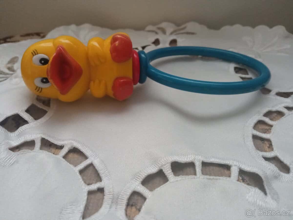 Retro chrastítko-kuře 3