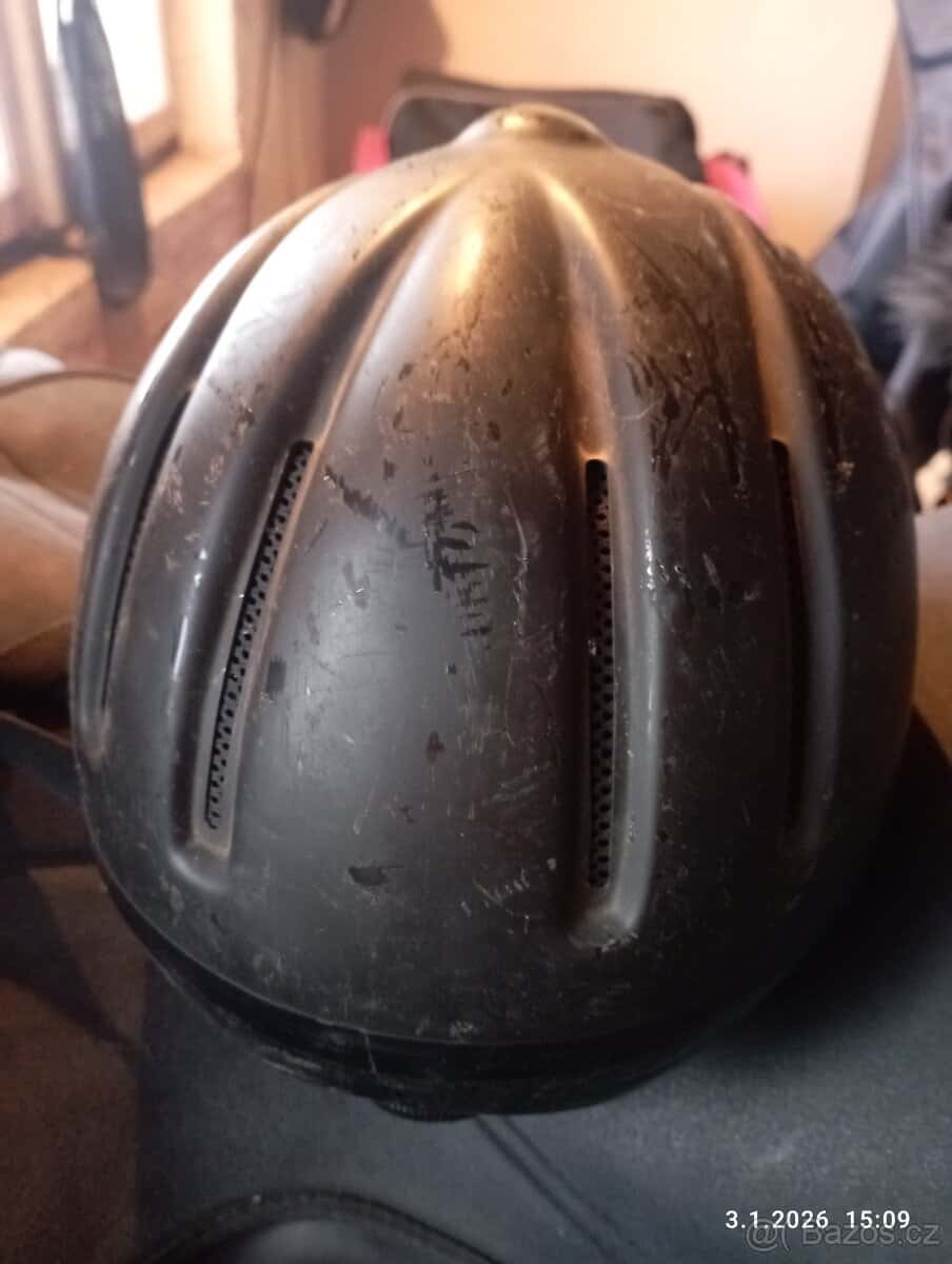 Jezdecká dětská přilba 2