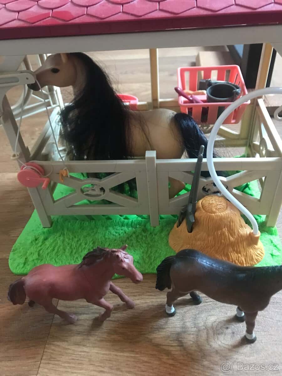 Stáj pro koně 2