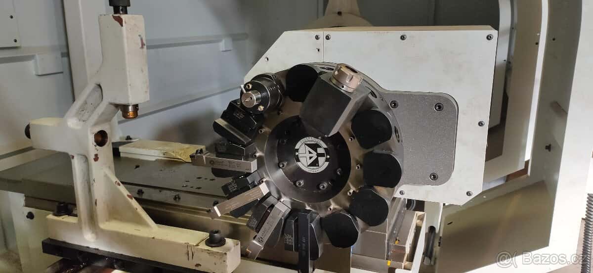 Soustruh CNC 10