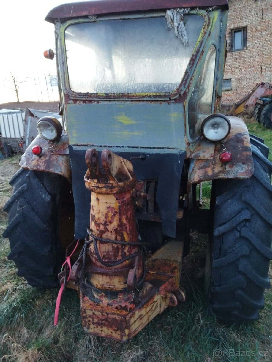 Prodám traktor Bělorus 3