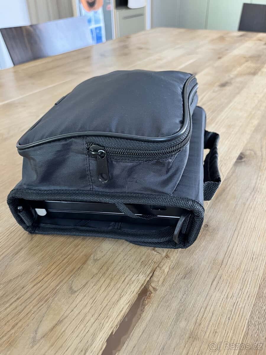 Televize do auta na cesty 10