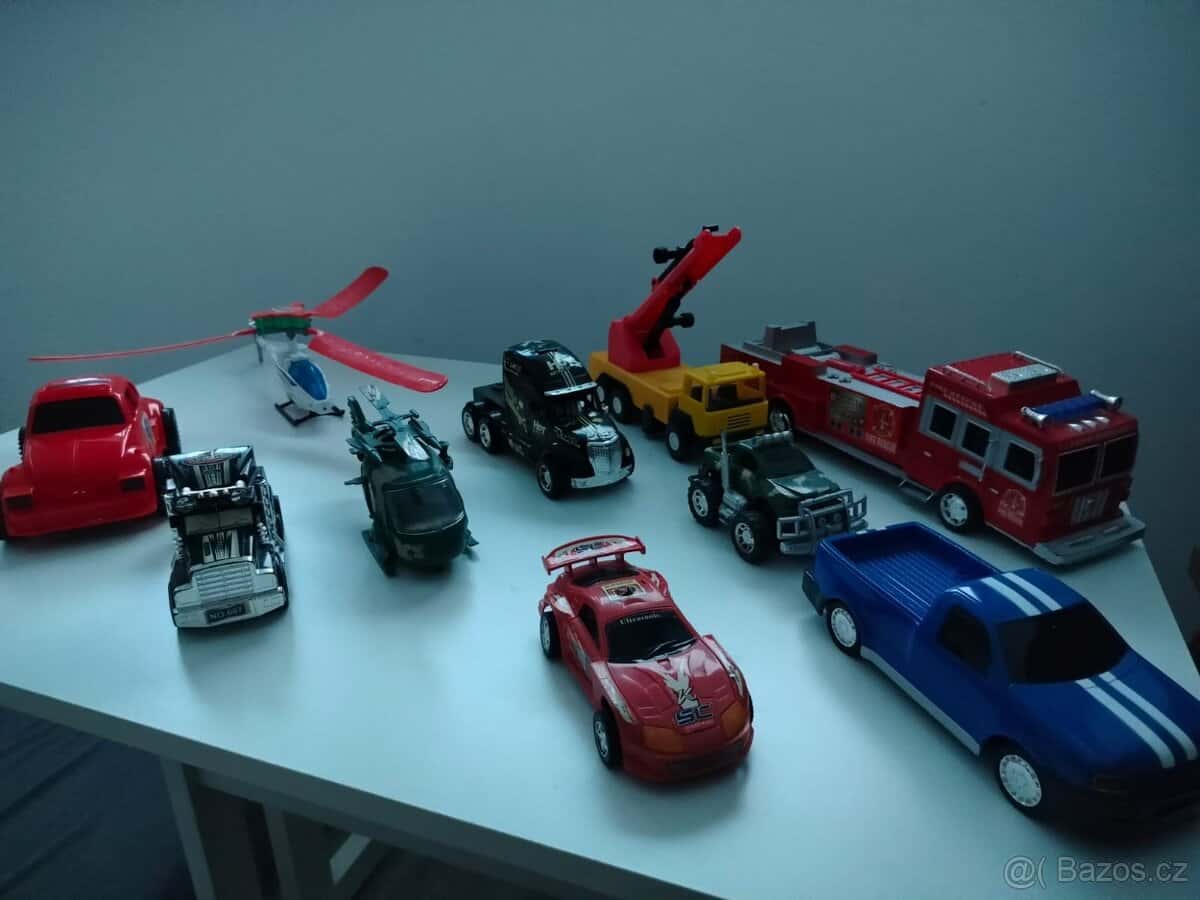 Sada autíček 4