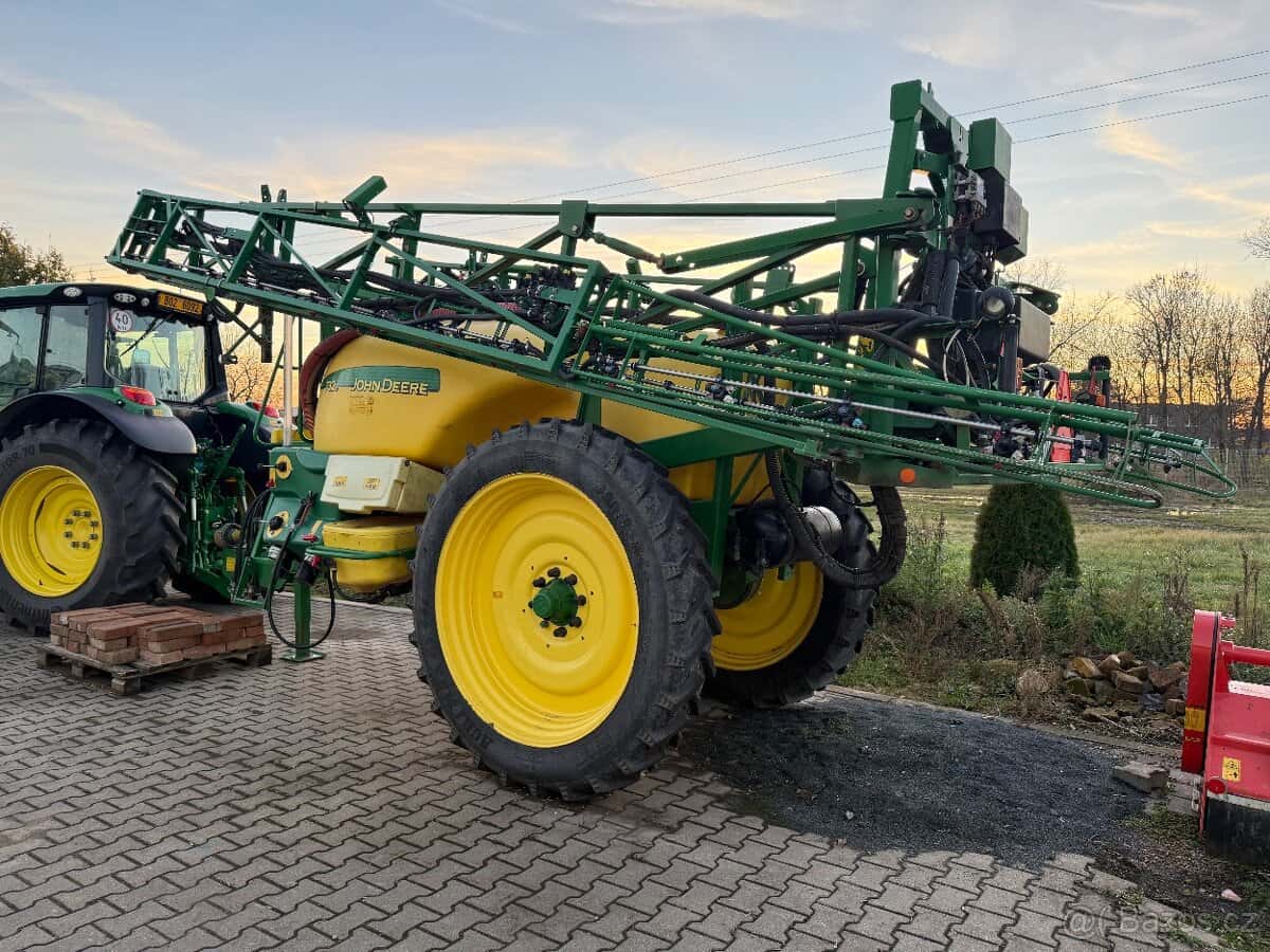 John Deere 732i 2