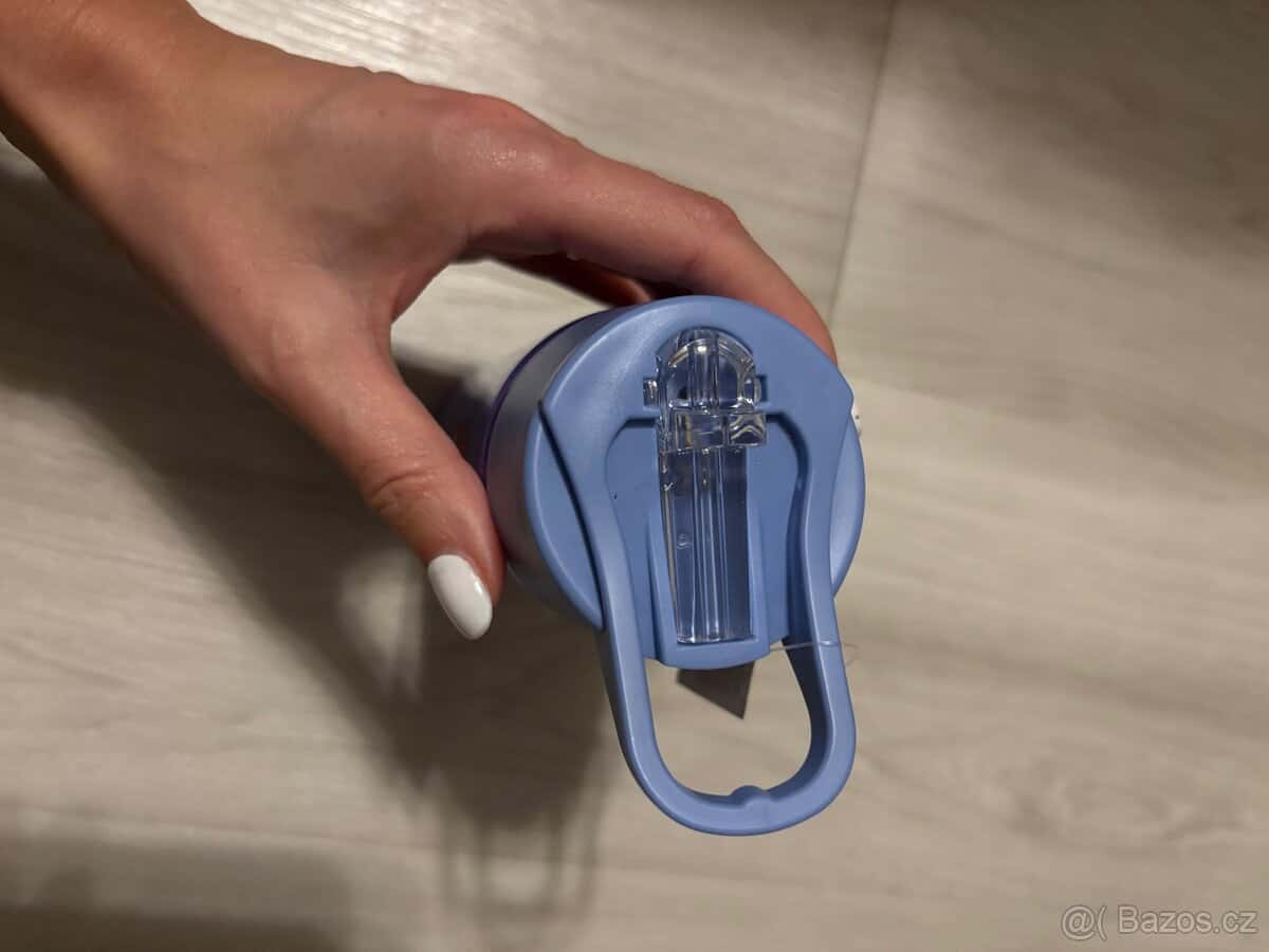 Lahev spiderman nova 4