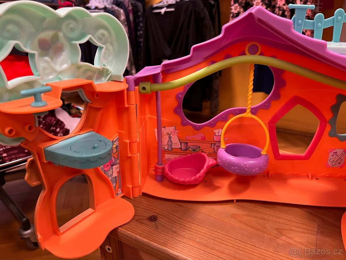 Plastový domeček 3