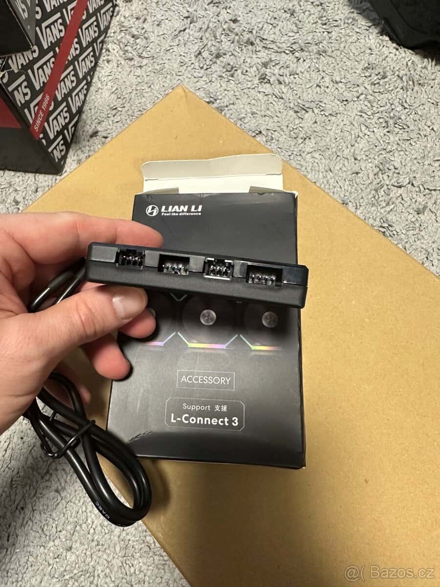 Lian-Li Hub 3