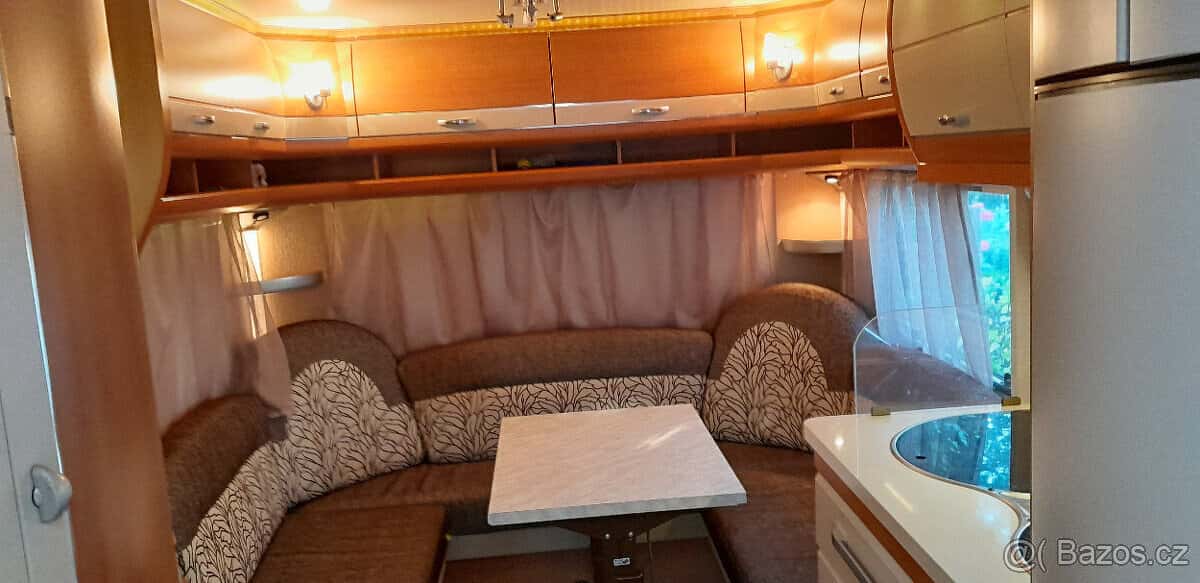 Karavan Hobby Excellent 10