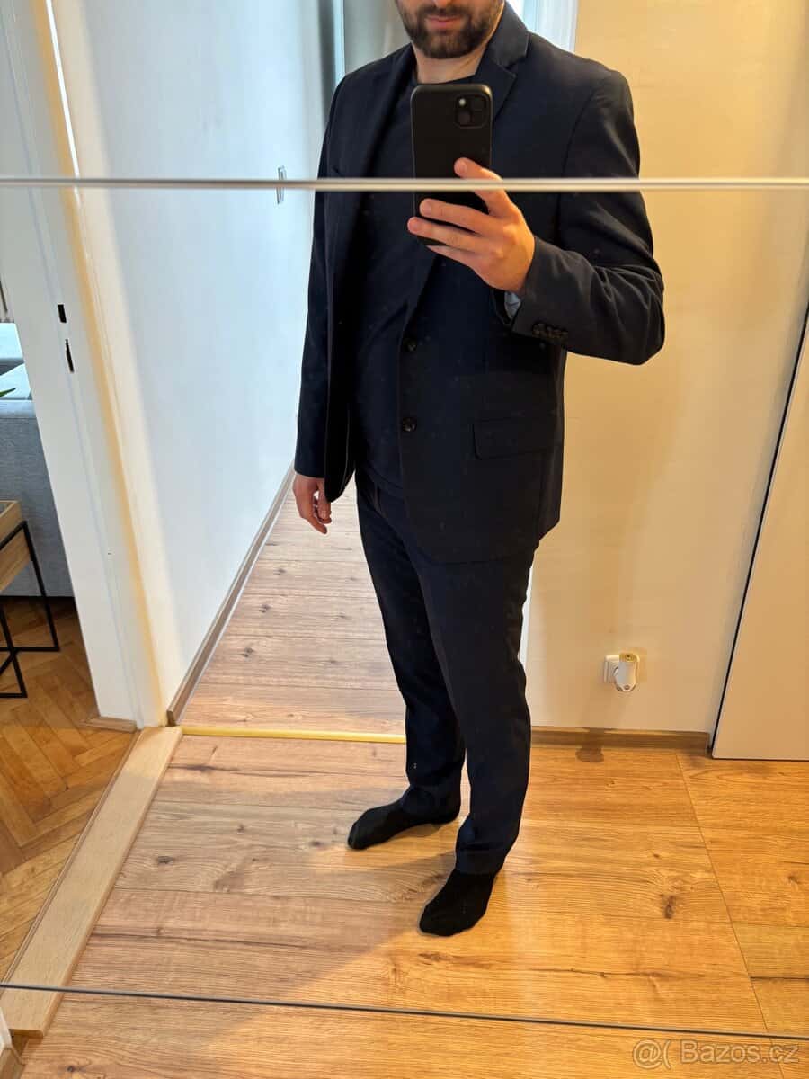 Oblek - tmavý 2