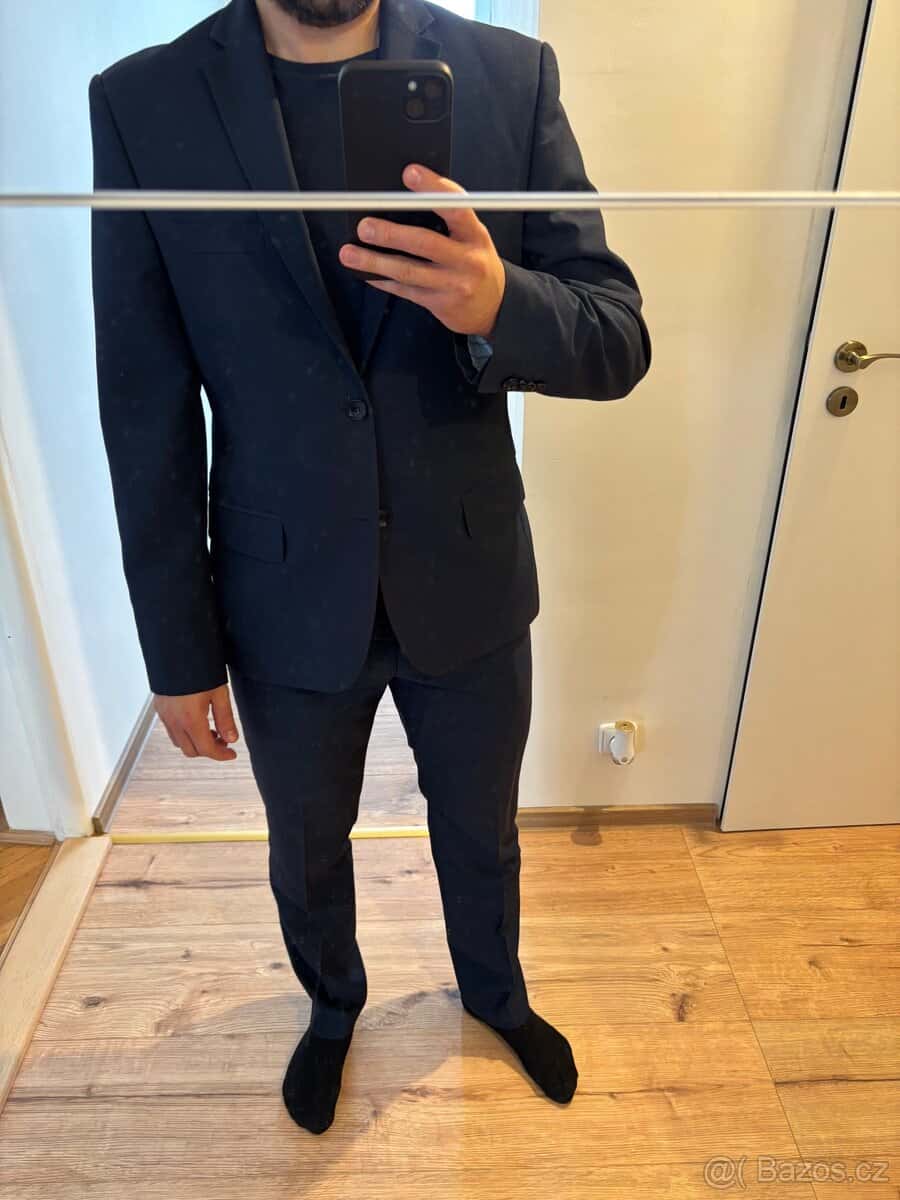 Oblek - tmavý 4