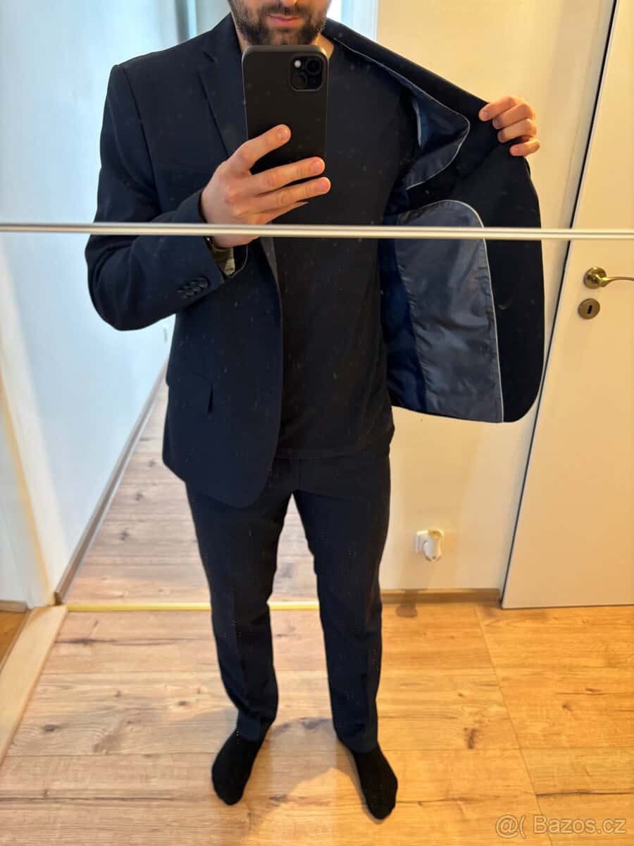 Oblek - tmavý 8