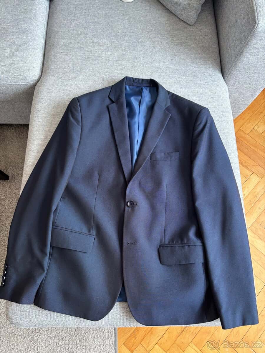 Oblek - tmavý 10