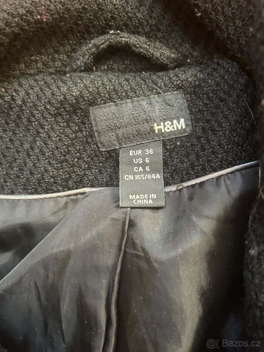 Černý kabátek HM 4