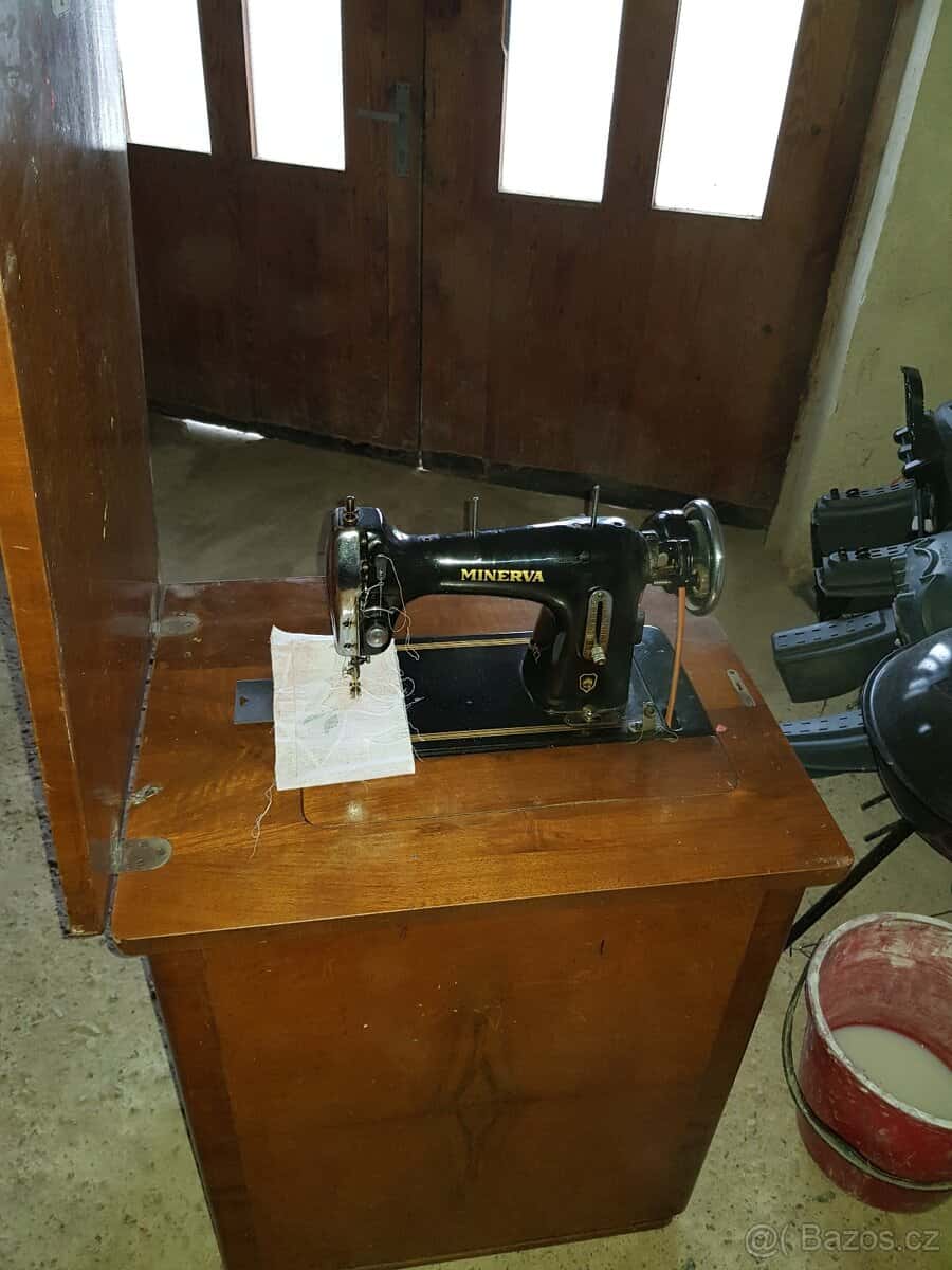 Šicí stroj Minerva 2
