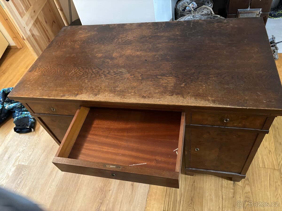 Dubový psací stůl 3
