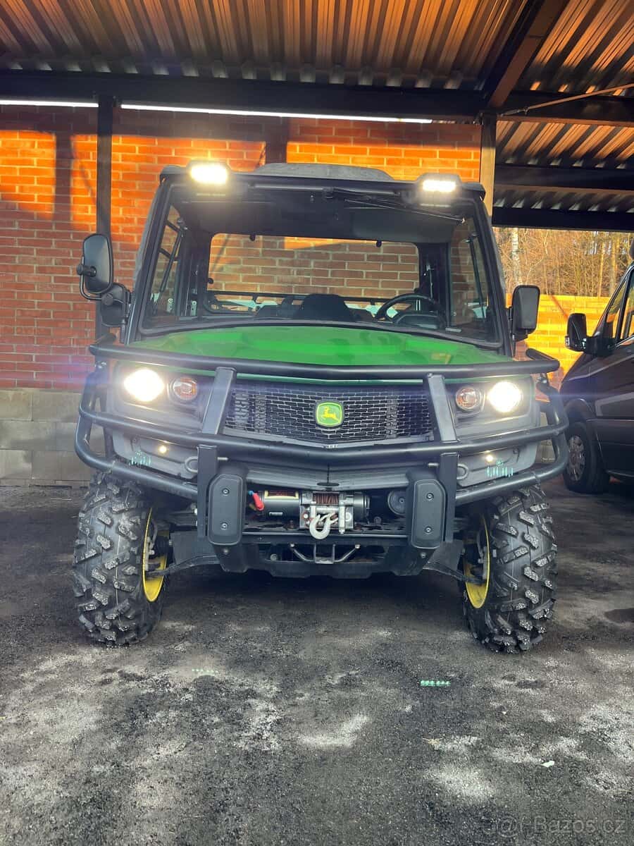 John Deere Gator 2