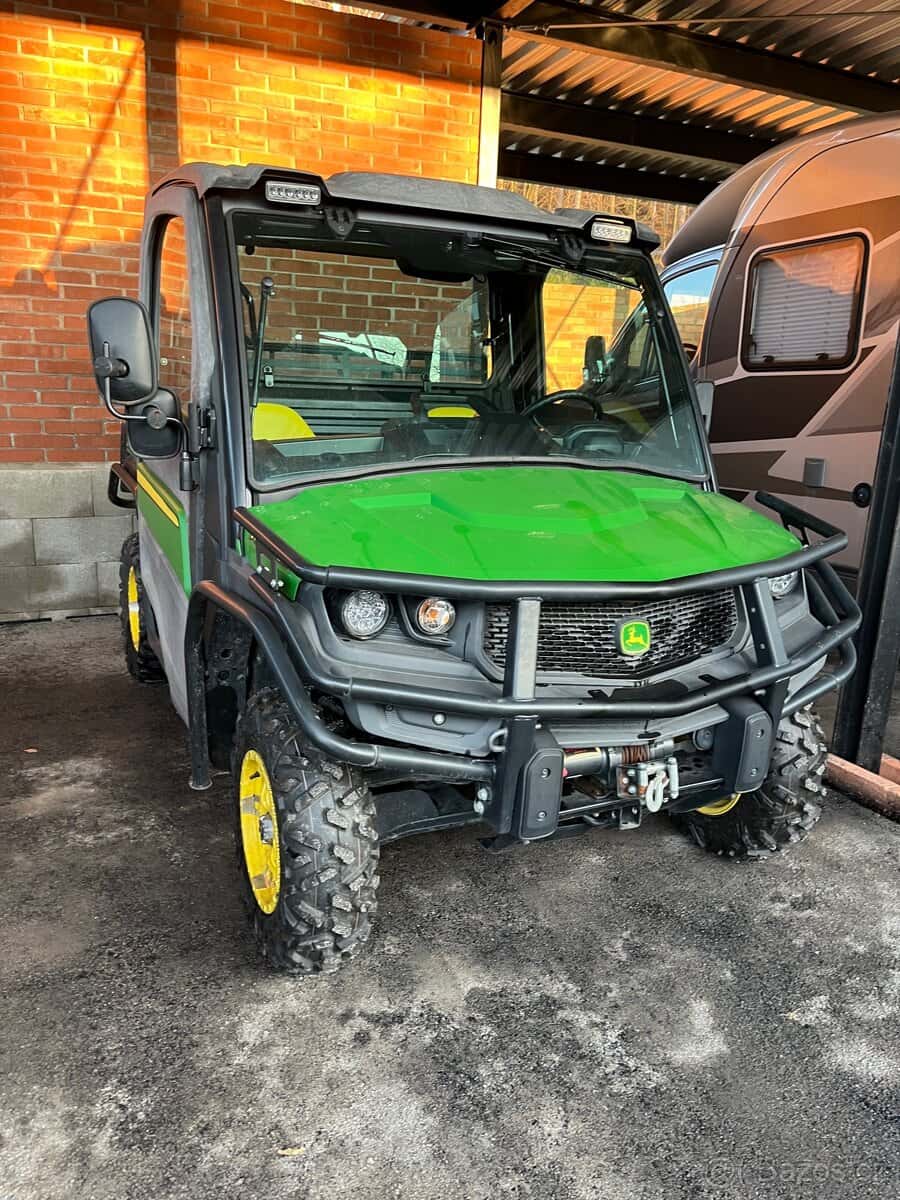 John Deere Gator 3
