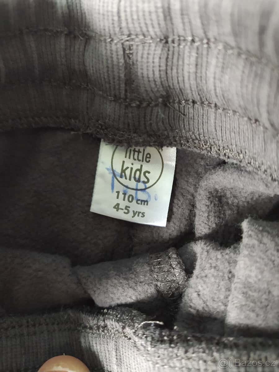 Dětské teplaky vel. 110 2