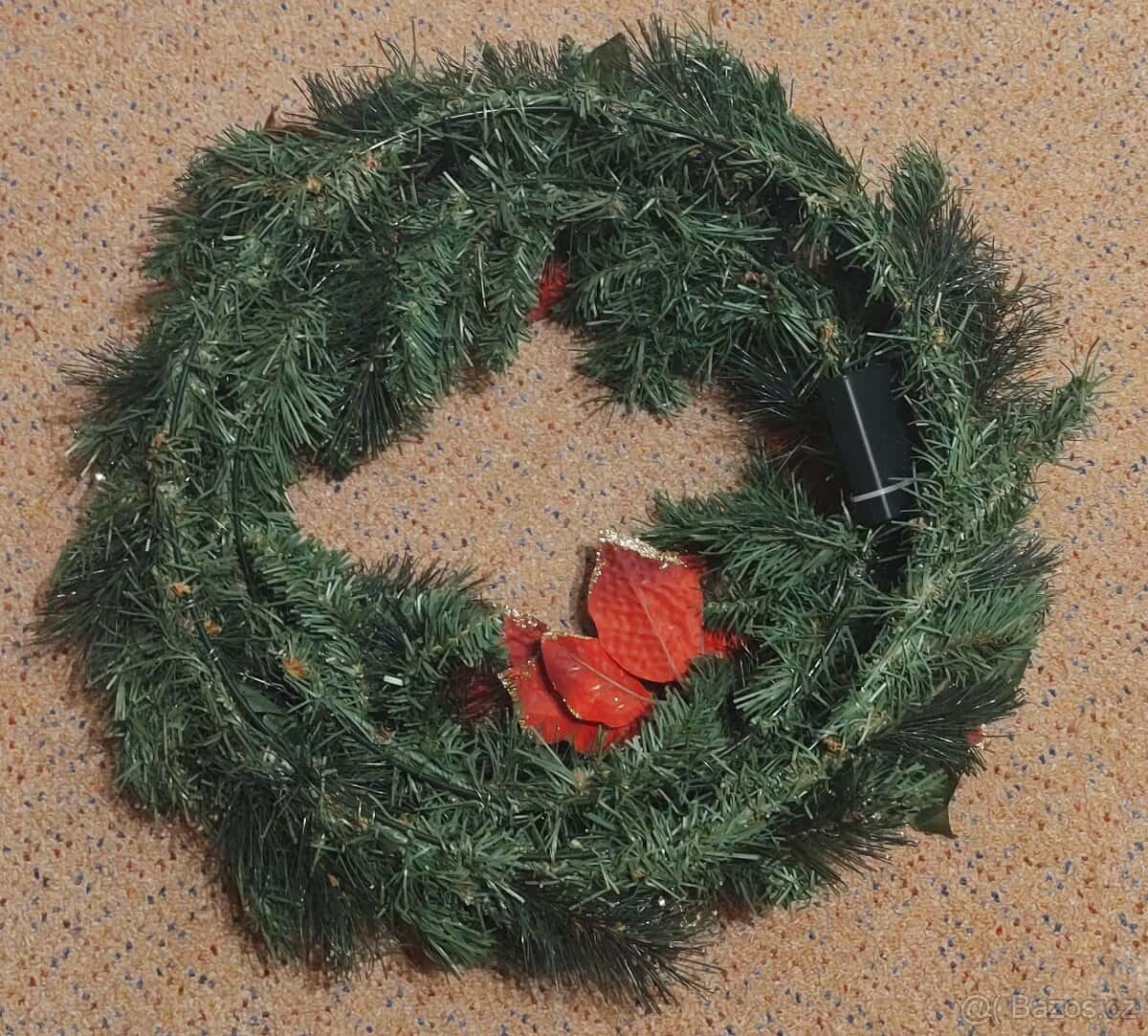 vánoční věnec umělý 2