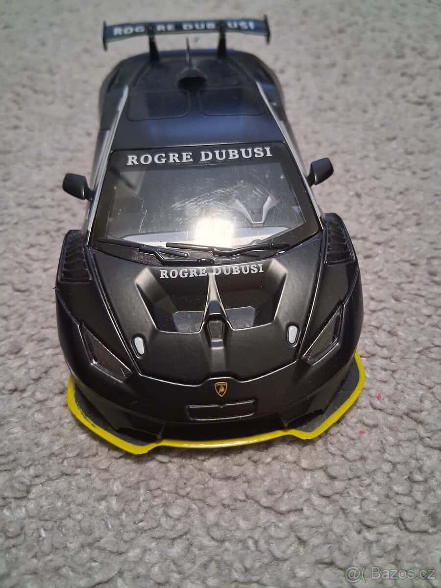 Prodám hračku lamborghini 1