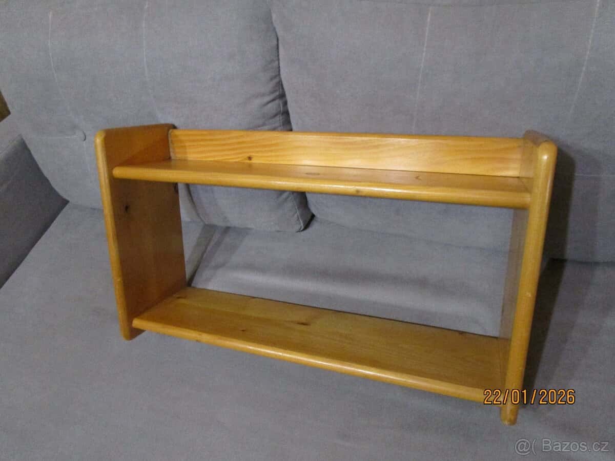 Polička dřevěná 5