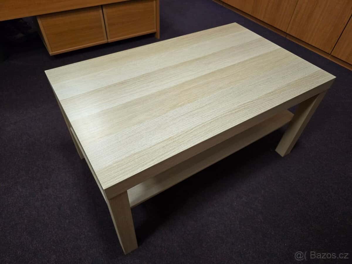 Stůl IKEA 1