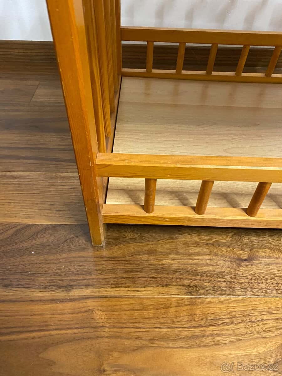 Přebalovací pult 6