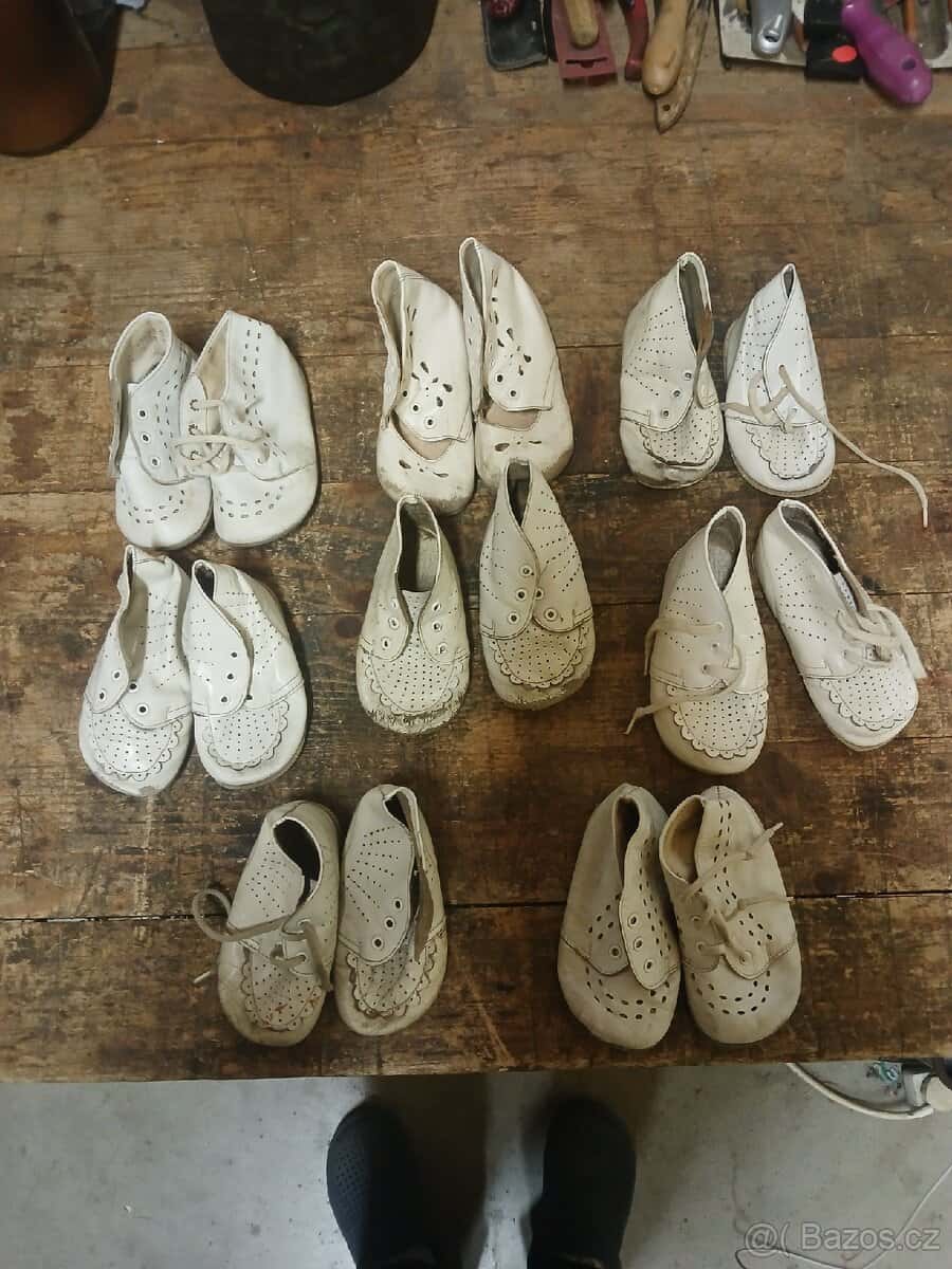 Starožitné dětské botičky 1