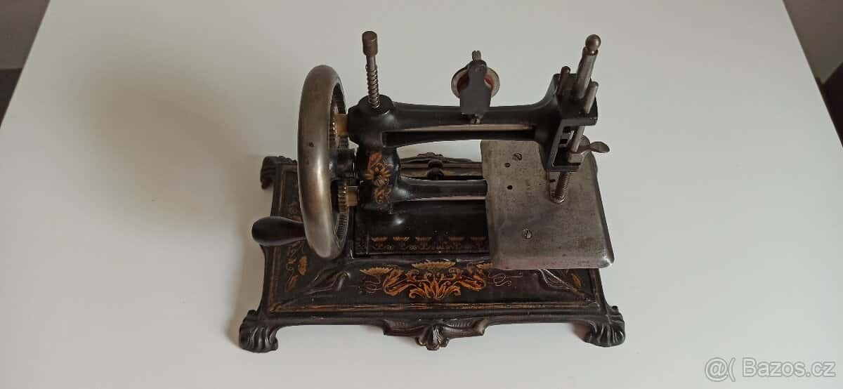 Šicí stroj 3