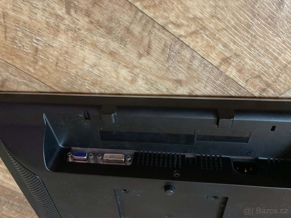 Monitor DELL otočný 4