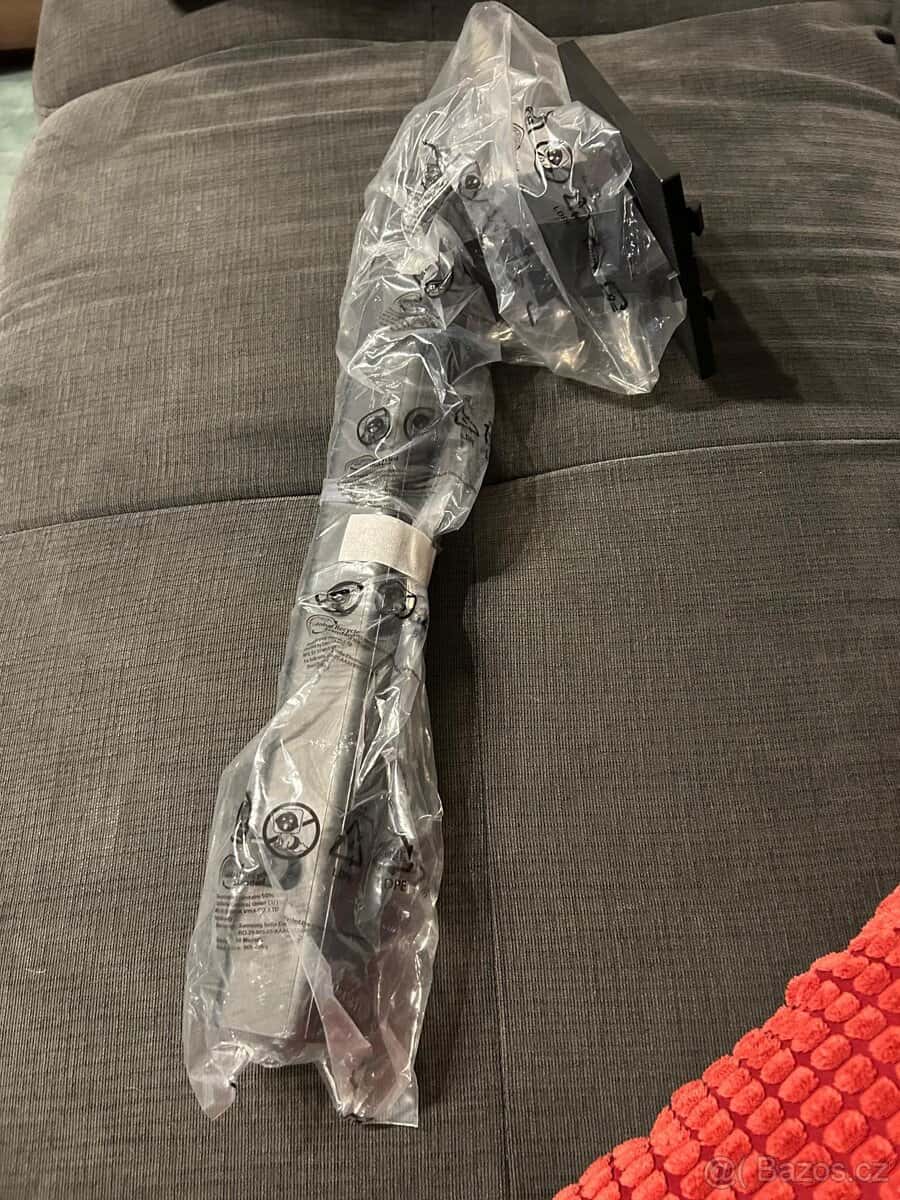 Držáky na monitory 3